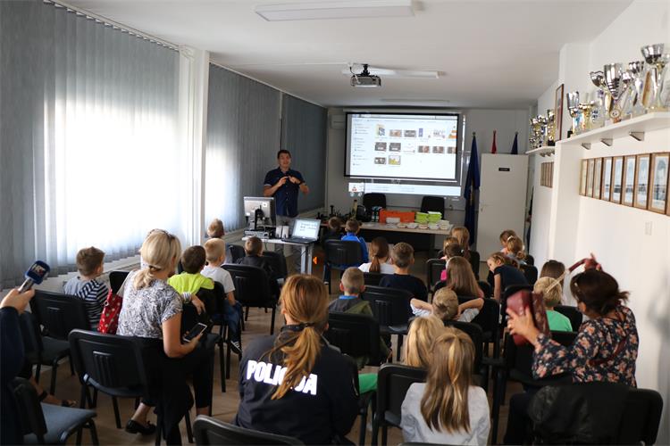 Slika \PU_SK\slike\PU\Tjedan otvorenih vrata Knin 2019\slika 2.JPG